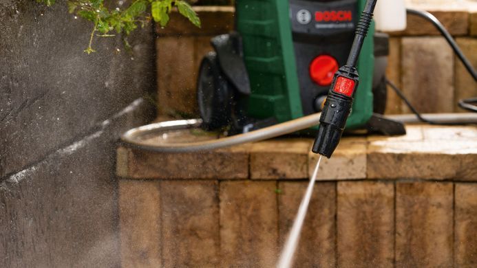 Bosch Минимойка высокого давления UniversalAquatak 135, 1900Вт, 135 бар, 410 л/ч, 7.9 кг, насадка 3-в-1 0.600.8A7.C00 фото