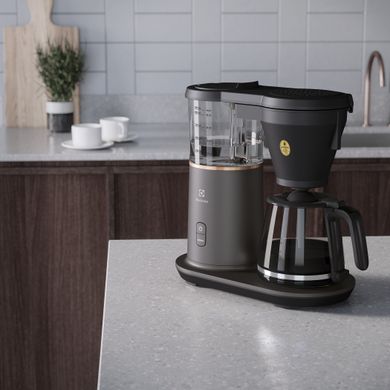 Кофеварка Electrolux капельная, 1.25л, молотый, черный E7CM1-4MTM фото