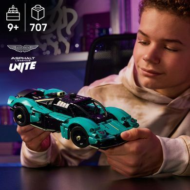 LEGO Конструктор LEGO Technic Aston Martin Valkyrie 42208 фото