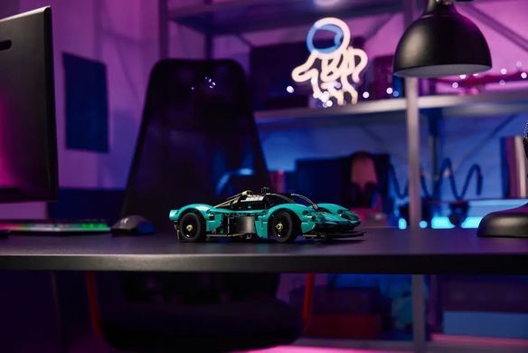 LEGO Конструктор LEGO Technic Aston Martin Valkyrie 42208 фото