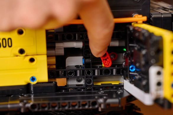 LEGO Конструктор Technic Экскаватор Volvo EC500 Hybrid 42215 фото