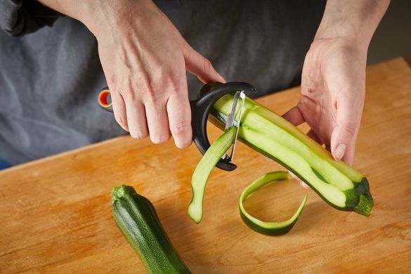 Fiskars Овощечистка горизонтальная Functional Form, с подвижным лезвием, 23см, нержавеющая сталь, пластик, черный