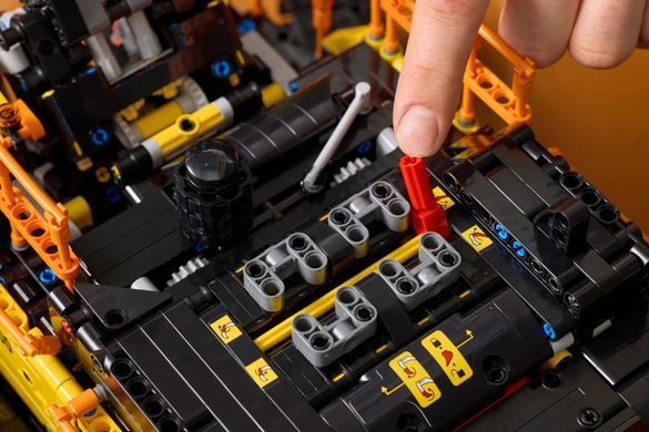 LEGO Конструктор Technic Экскаватор Volvo EC500 Hybrid 42215 фото