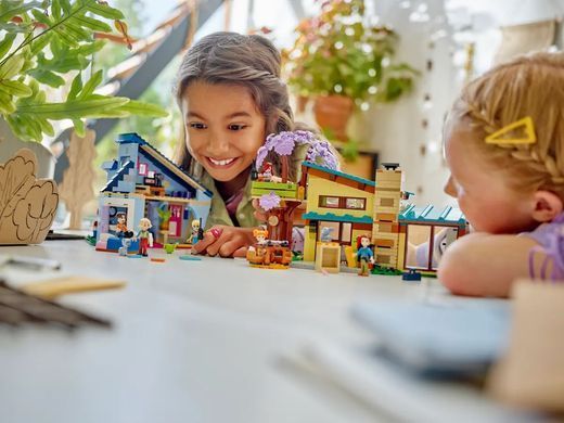 LEGO Конструктор Friends Родинні будинки Оллі й Пейслі 42620 фото