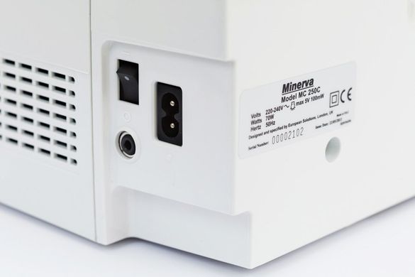 Швейна машина МINERVA MC 250C, комп'ютеризована, 70Вт, 197 шв.оп., петля автомат, білий + сірий MC250C фото