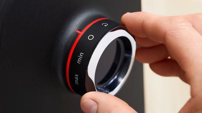 Bosch М'ясорубка Bosch, 2100Вт, 3.5кг/хв, 2 решітки, насадка для ковбас, кеббе, соковижималка, пластик, чорний MFWS650B фото