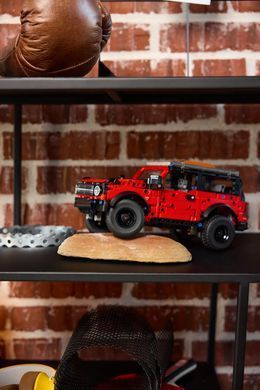 LEGO Конструктор Technic Внедорожник Ford Bronco 42213 фото