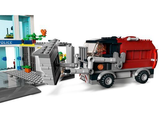 LEGO Конструктор City Полицейский участок 60316 фото