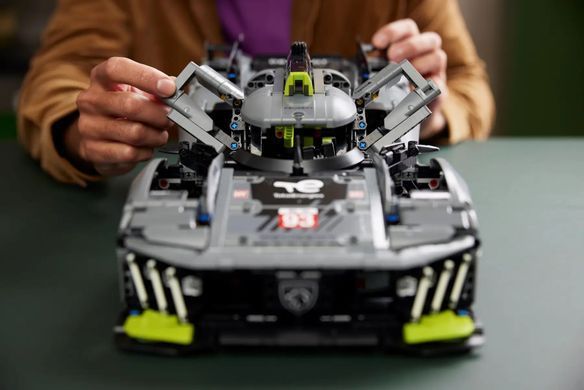 LEGO Конструктор Technic PEUGEOT 9X8 24H Le Mans Hybrid 42156 фото