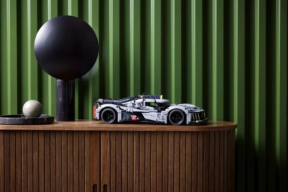 LEGO Конструктор Technic PEUGEOT 9X8 24H Le Mans Hybrid 42156 фото