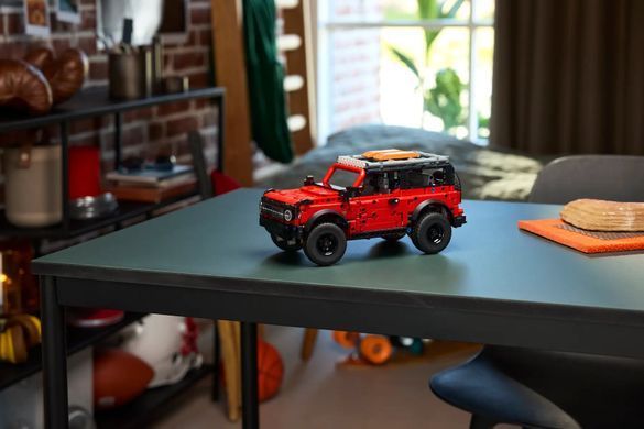 LEGO Конструктор Technic Внедорожник Ford Bronco 42213 фото