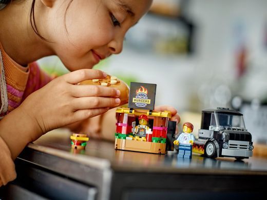 LEGO Конструктор City Вантажівка з гамбургерами 60404 фото