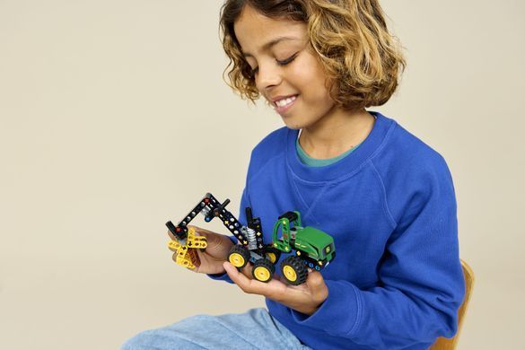 LEGO Конструктор LEGO Technic Колісний комбайн John Deere 1470H 42218 фото