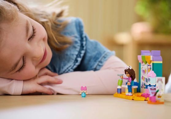 LEGO Конструктор Gabby's Dollhouse Делаем вместе з Доцей-Бокс 10795 фото