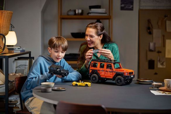 LEGO Конструктор Technic Mercedes-Benz G 500 PROFESSIONAL Line 42177 фото