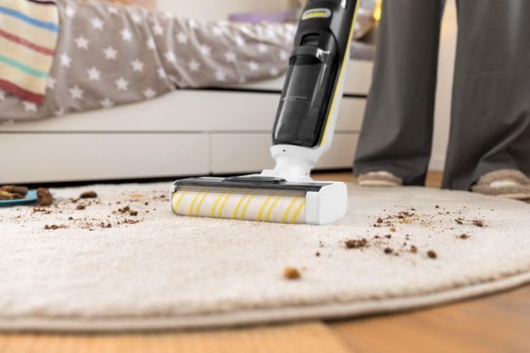 Karcher Пилосос безпровідний FCV 4 Dry Extra, вологе прибирання, конт пил -0.45л, вода -0.75л, автон. робота до 45хв, самоочищення, білий 1.056-136.0 фото