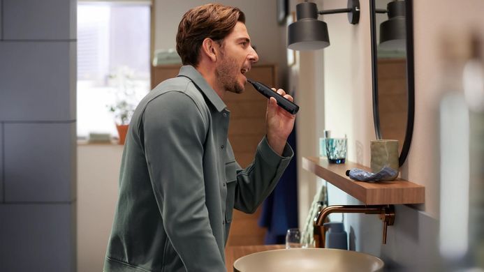 Philips Щітка зубна електр., Sonicare 5500 Series, 62т. колив/хв, насадок-1, чорний HX7111/01 фото
