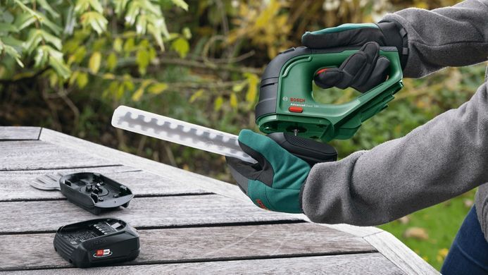 Bosch Ножиці для трави акумуляторні AdvancedShear 18В-10 + насадка кущоріз 10/20см крок різу 8мм 1.85кг 0.600.857.001 фото