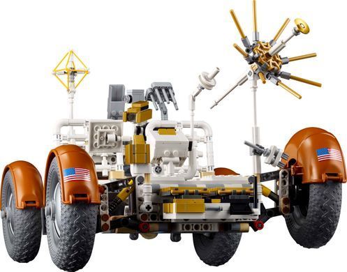 LEGO Конструктор Technic Лунный автомобиль NASA Apollo 42182 фото