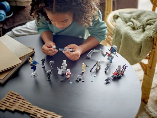 LEGO Конструктор LEGO Star Wars&trade; CLONE TROOPER&trade; & BATTLE DROID&trade; BATTLE PA 75372 фото