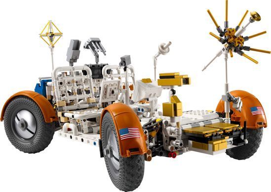 LEGO Конструктор Technic Лунный автомобиль NASA Apollo 42182 фото