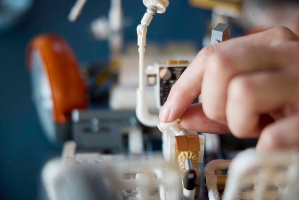 LEGO Конструктор Technic Лунный автомобиль NASA Apollo 42182 фото