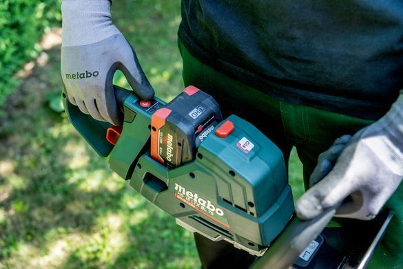Metabo Кусторез аккумуляторный HS 18 LTX BL 75, 18В, 75 см, шаг 21мм, длина реза 70см, 4.4кг, без АКБ и ЗУ 601724850 фото