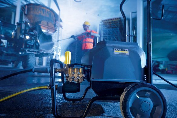 Karcher Мийка високого тиску HD 9/20-4 М Classic, 6500Вт, 380В, 200бар, 900л/год, шланг 10м, 57кг 1.367-903.0 фото