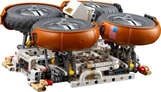 LEGO Конструктор Technic Лунный автомобиль NASA Apollo 42182 фото