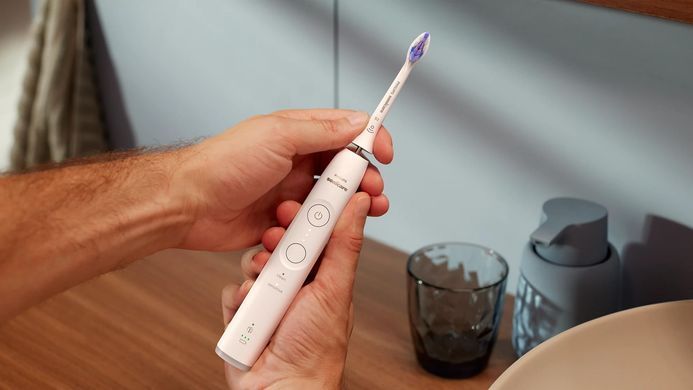 Philips Щетка зубная электр. Sonicare 6100 Series, 62т. колеб/мин, насадок-1, футляр, белый HX7400/06 фото