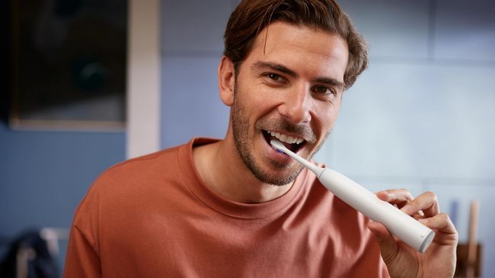 Philips Щетка зубная электр. Sonicare 6100 Series, 62т. колеб/мин, насадок-1, футляр, белый HX7400/06 фото