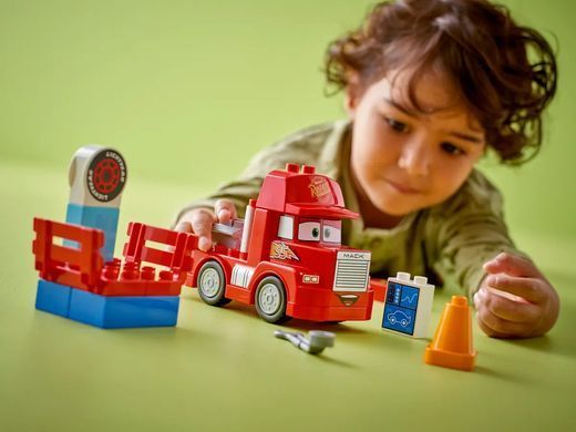 LEGO Конструктор DUPLO Disney Мак на гонках 10417 фото