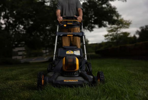 DeWALT Газонокосарка акумуляторна XR FLEXVOLT 54В 53см 67л 25-102мм 26кг без АКБ та ЗП DCMWP500N фото