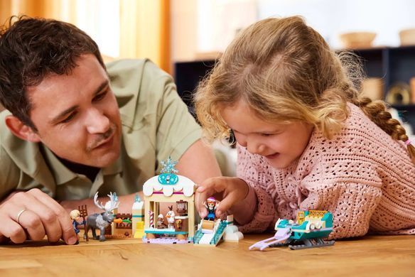 LEGO Конструктор Disney Princess Приключения Анны на санях 43256 фото
