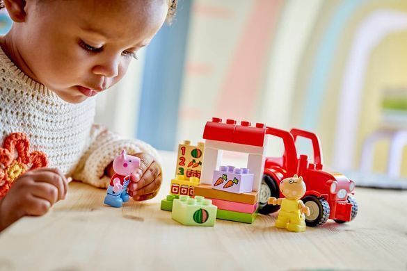 LEGO Конструктор LEGO DUPLO Peppa Pig Трактор і ринок 10468 фото