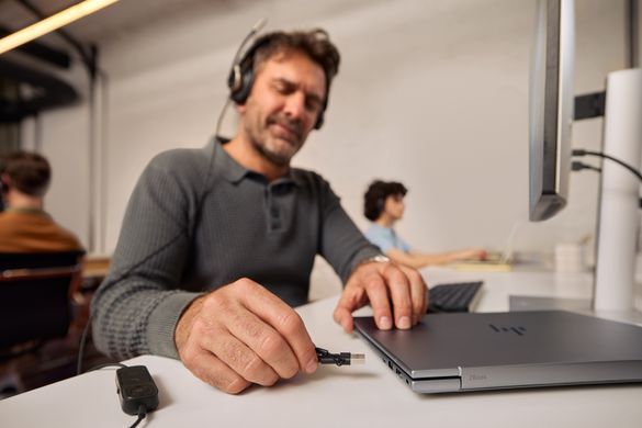 Poly Гарнитура компьютерная стерео On-ear HP Mission 825, USB-A, USB-C, 4 x Uni-mic, ANC, Beamforming, AI noise cancelling, Teams, Zoom, Google Meet, черный C01FCAA фото