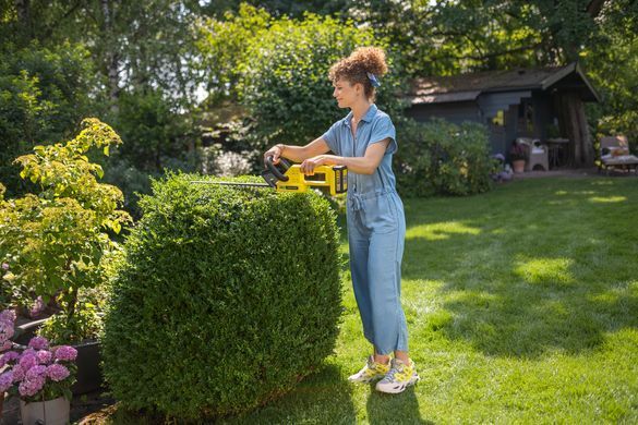 Karcher Аккумуляторный кусторез HGE 2-18, 18 В, лезвие 45 см, шаг реза 18 мм, вес 2,34 кг, без аккумулятора и зарядного устройства 1.445-600.0 фото