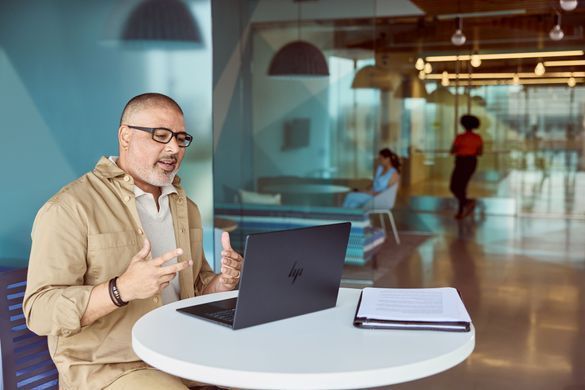 HP Ноутбук HP EliteBook Ultra G1i 14" 2.8k Touch, Intel U7-258V, 32GB, F1TB, UMA, Win11P, синій B66VXAT фото