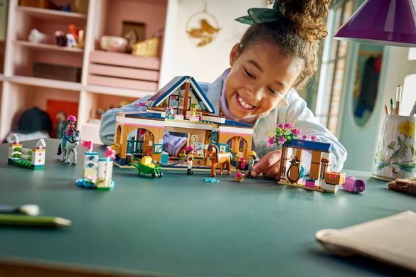 LEGO Конструктор LEGO Friends Кінна стайня і академія верхової їзди 42688 фото