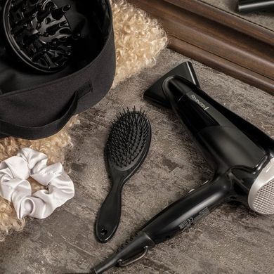 Remington Фен STYLE EDITION, 2200Вт, 3 режими, іоніз-я, хол. обдув, дифузор, гребінець, резинка, кейс, чорно-сірий D3171GP фото