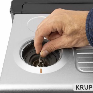Krups Кавоварка ріжкова Precision+, 3.5л, вдубована кавомолка, ручний капучинатор, 15 бар, чорний-сірий XP804T10 фото