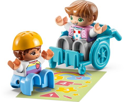 LEGO Конструктор DUPLO Town Життя в дитячому садку 10992 фото