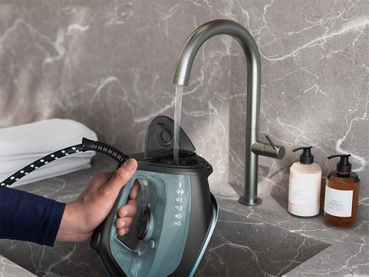Electrolux Праска, 2600Вт, 370мл, паровий удар 230гр, алюмінієва підошва, зелено-чорний E7SI2-6OG фото