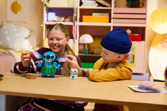 LEGO Конструктор LEGO Disney Classic Стіч і Страхопудка 43296 фото