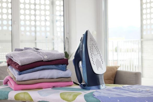 Gorenje Утюг, 3250Вт, 420мл, паровой удар -250гр, верт. отпаривание, антинакипь, автоотключение, керам. подошва, чорно-синій SIH3200DB фото