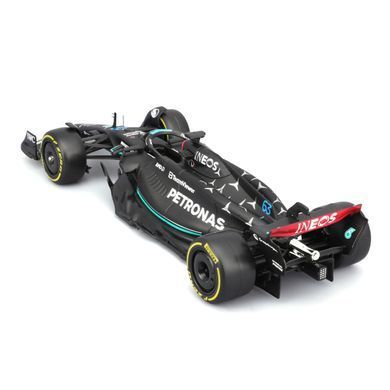 Автомодель з фігуркою - MERCEDES-AMG F1 W14 E PERFORMANCE (1:24) 18-28037 фото