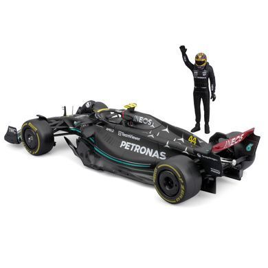 Автомодель з фігуркою - MERCEDES-AMG F1 W14 E PERFORMANCE (1:24) 18-28037 фото