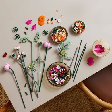 LEGO Конструктор Botanicals Милий рожевий букет квітів 10342 фото