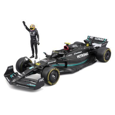 Автомодель з фігуркою - MERCEDES-AMG F1 W14 E PERFORMANCE (1:24) 18-28037 фото