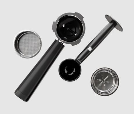 Electrolux Кофеварка рожоковая , 1л, молотый, ручной капуч, LED-дисплей, подогрев чашек, черный E6EC1-6BST фото